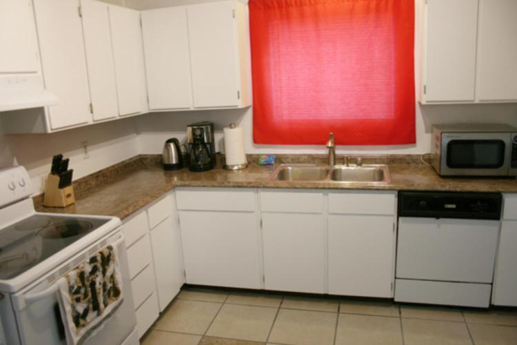 Stay Anchorage! Furnished Two Bedroom Apartments With High Speed Wifi Pokoj fotografie
