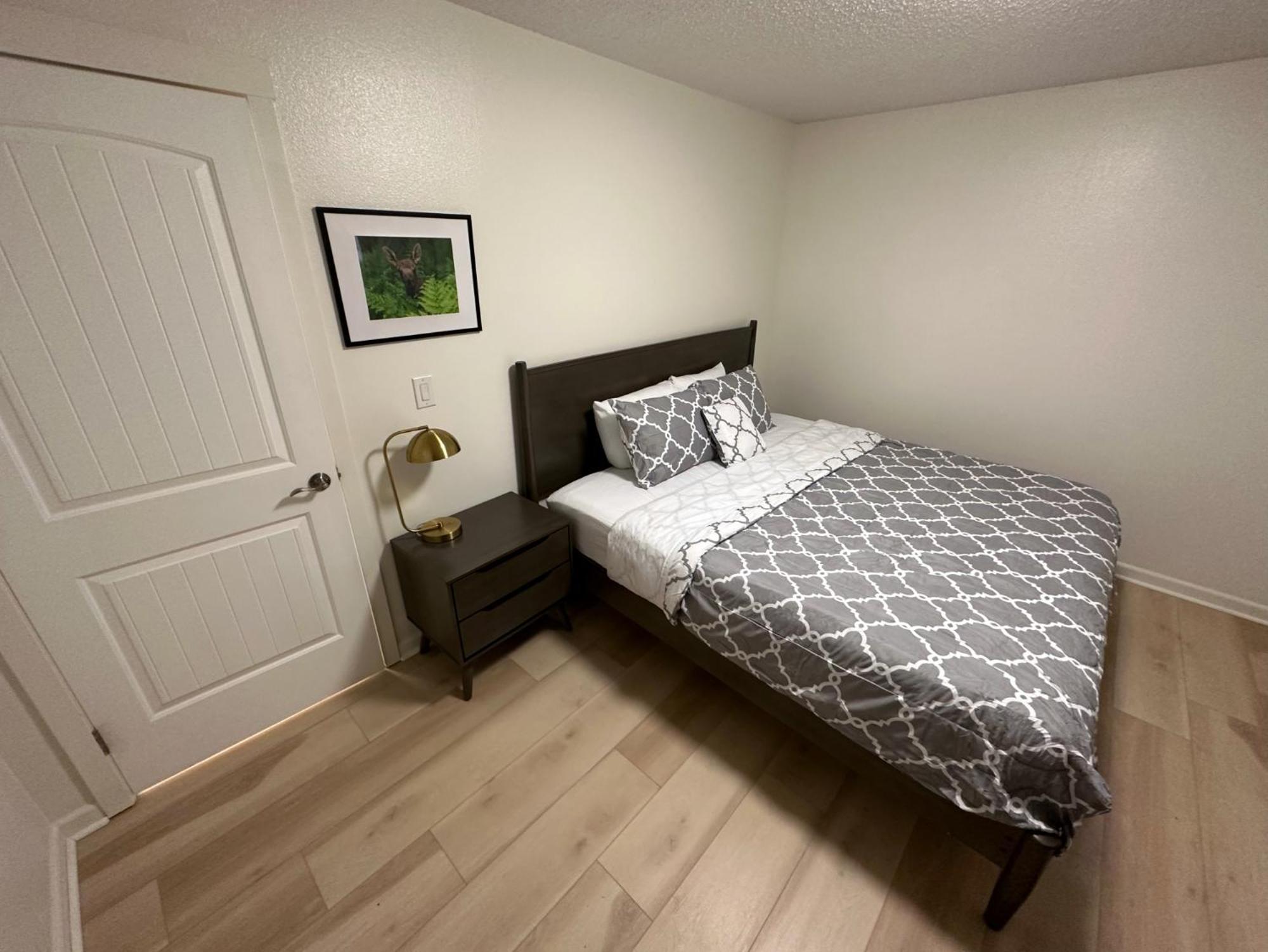 Stay Anchorage! Furnished Two Bedroom Apartments With High Speed Wifi Pokoj fotografie