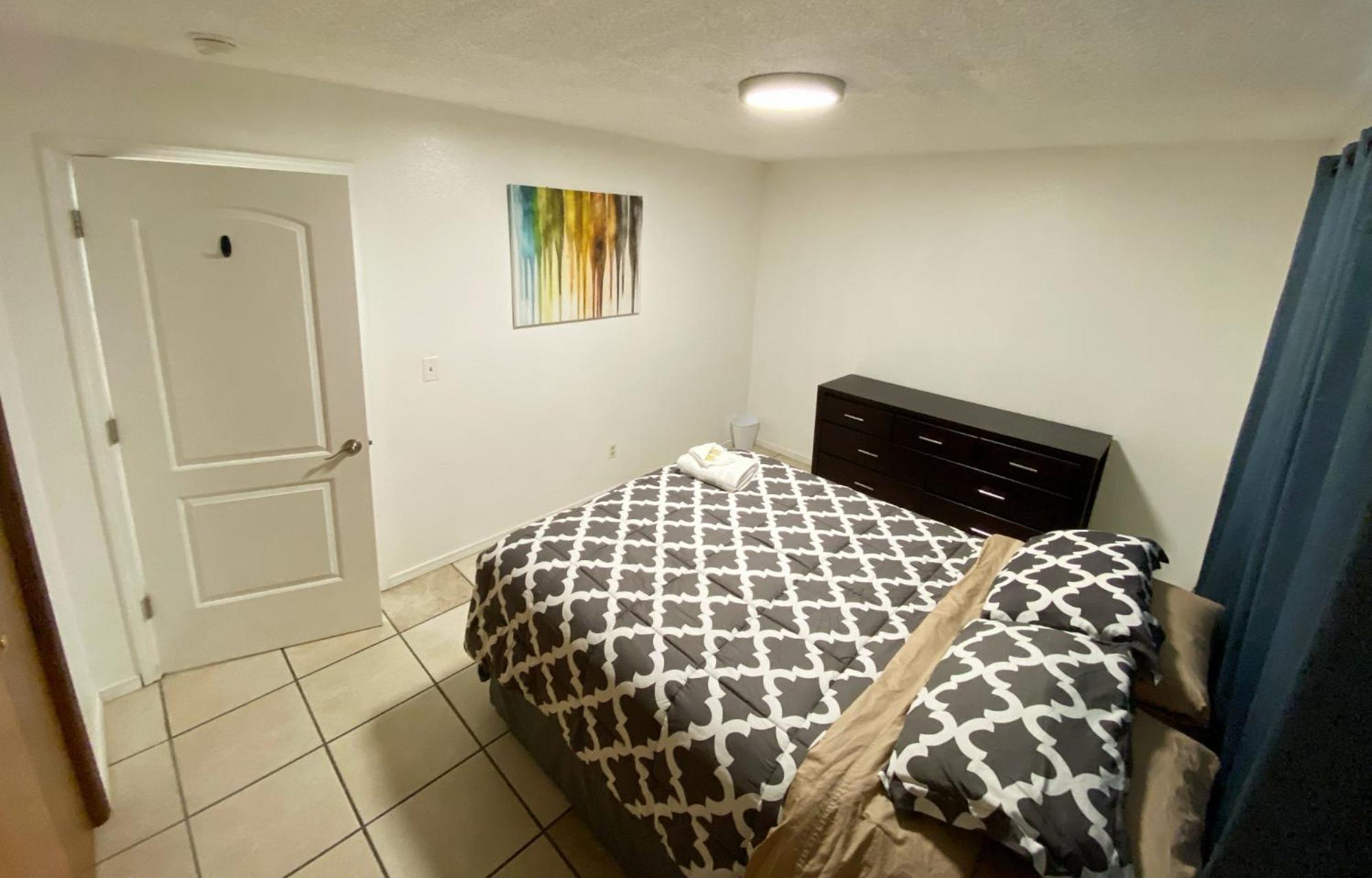 Stay Anchorage! Furnished Two Bedroom Apartments With High Speed Wifi Pokoj fotografie