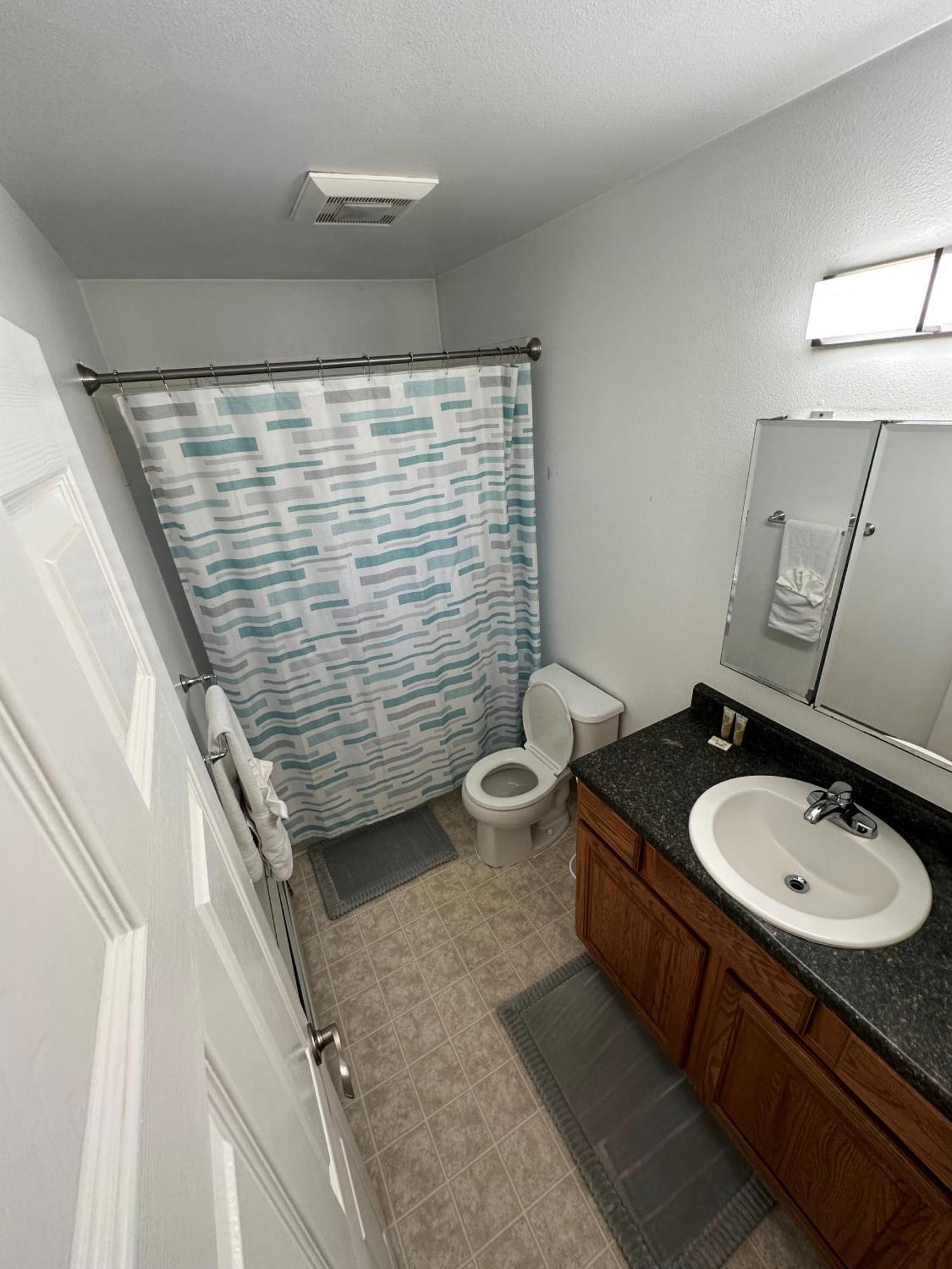 Stay Anchorage! Furnished Two Bedroom Apartments With High Speed Wifi Pokoj fotografie