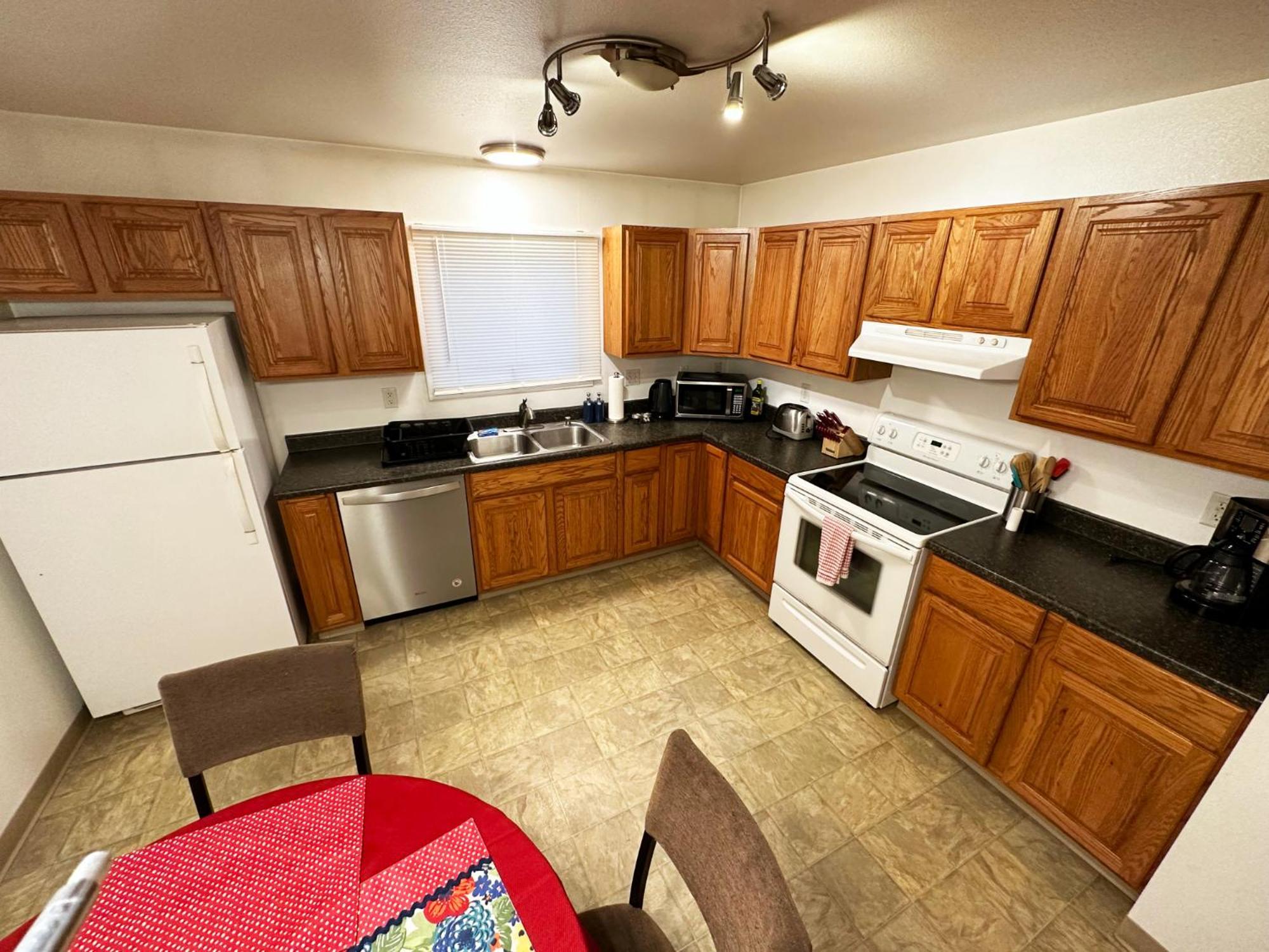 Stay Anchorage! Furnished Two Bedroom Apartments With High Speed Wifi Pokoj fotografie